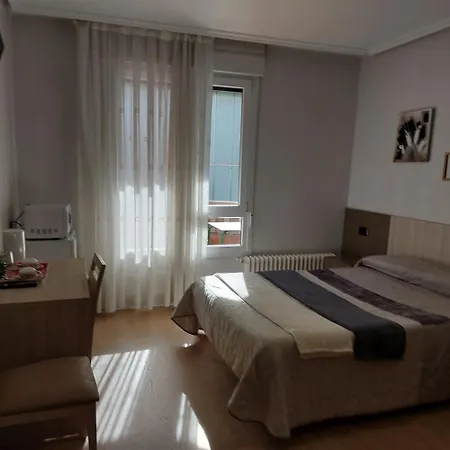 Habitaciones Javier Vitoria Exterior foto